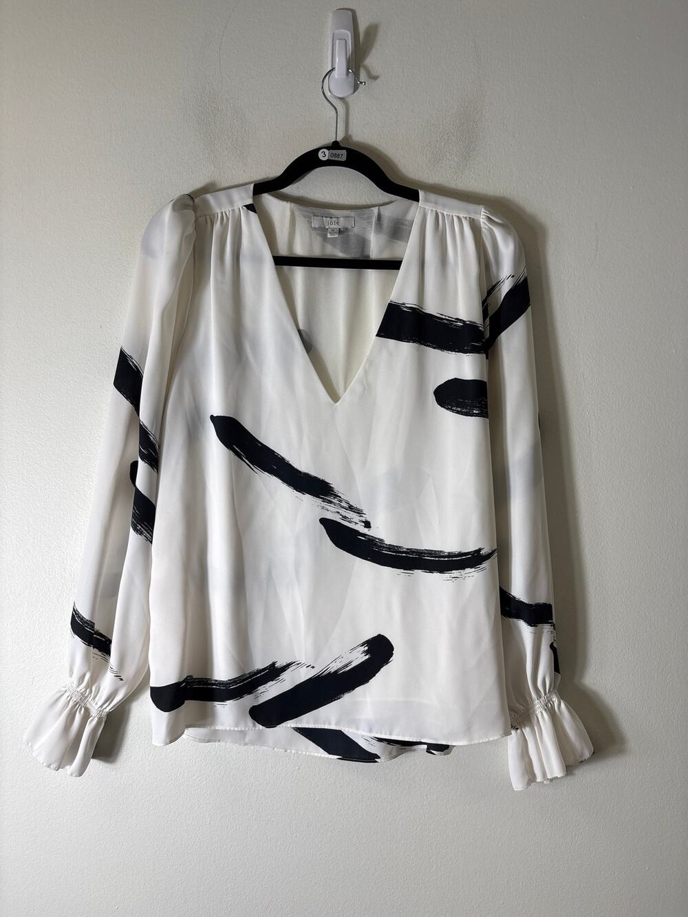 Joie Black and White Abstract Print Long Sleeve V-Neck Shirt Sz M